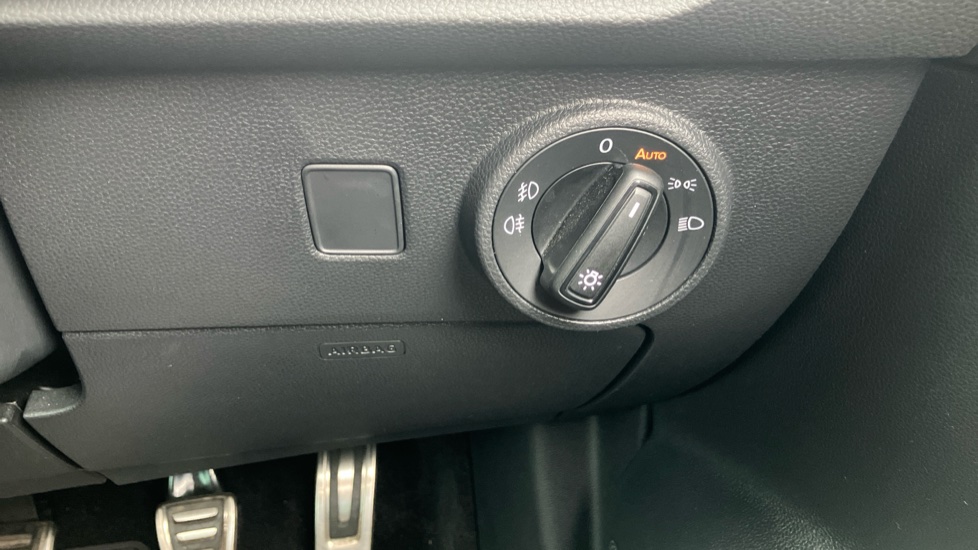 SEAT Ateca 1.5 TSI EVO FR 5dr Petrol Estate - Image 37