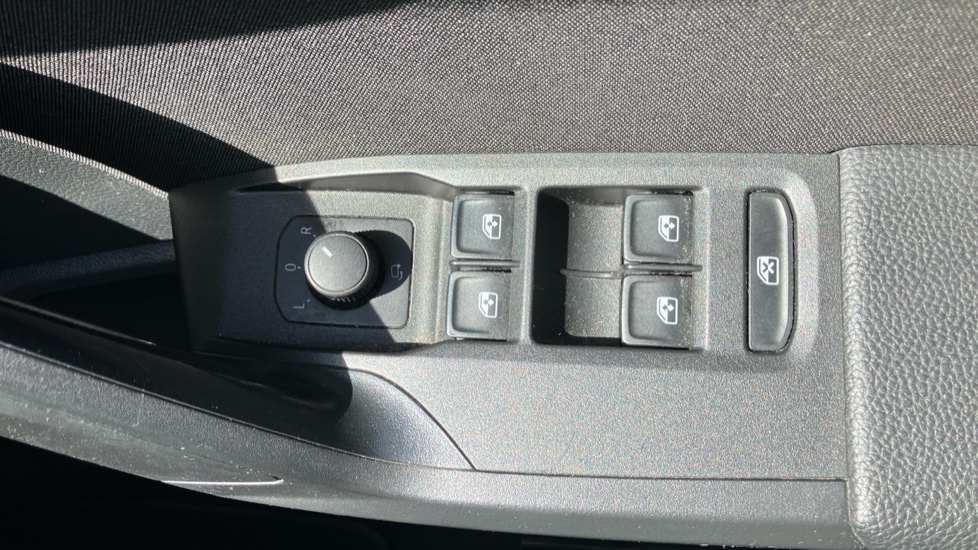 SEAT Ibiza 1.0 TSI 95 FR [EZ] 5dr Petrol Hatchback - Image 30
