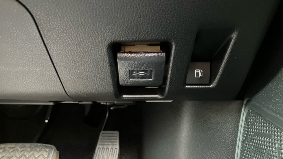 Toyota RAV4 2.5 VVT-i Hybrid Excel 5dr CVT Hybrid Estate - Image 39