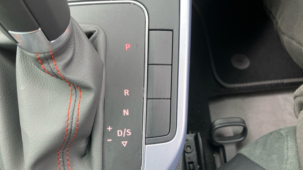 SEAT Arona 1.0 TSI 110 FR Sport 5dr DSG Petrol Hatchback - Image 24