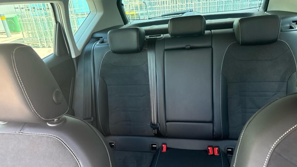 SEAT Ateca 1.5 TSI EVO Xperience 5dr Petrol Estate - Image 15