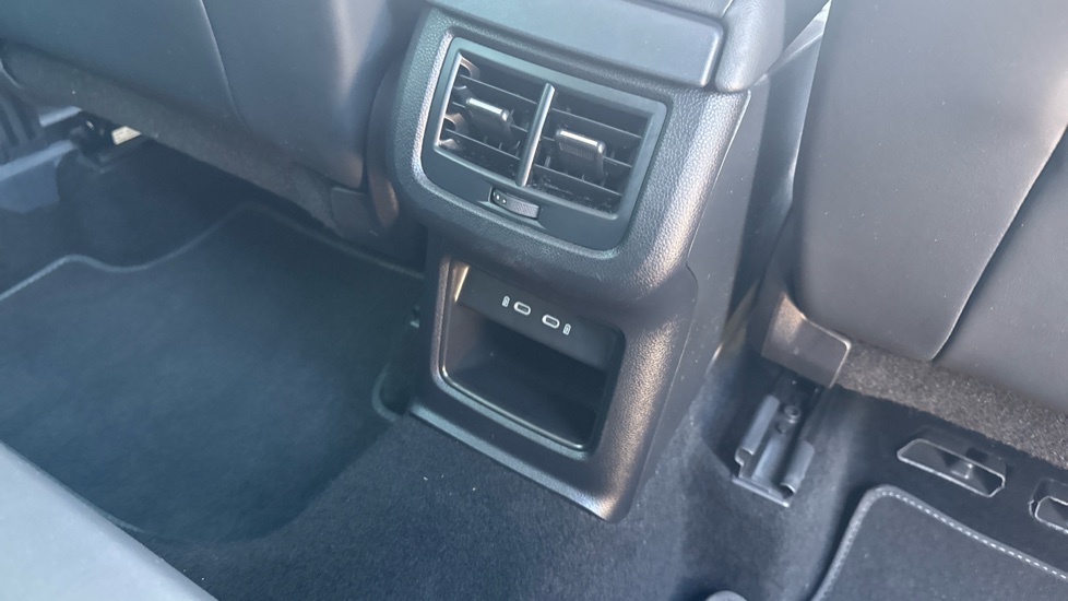 SEAT Ateca 1.5 TSI EVO Xperience 5dr Petrol Estate - Image 29