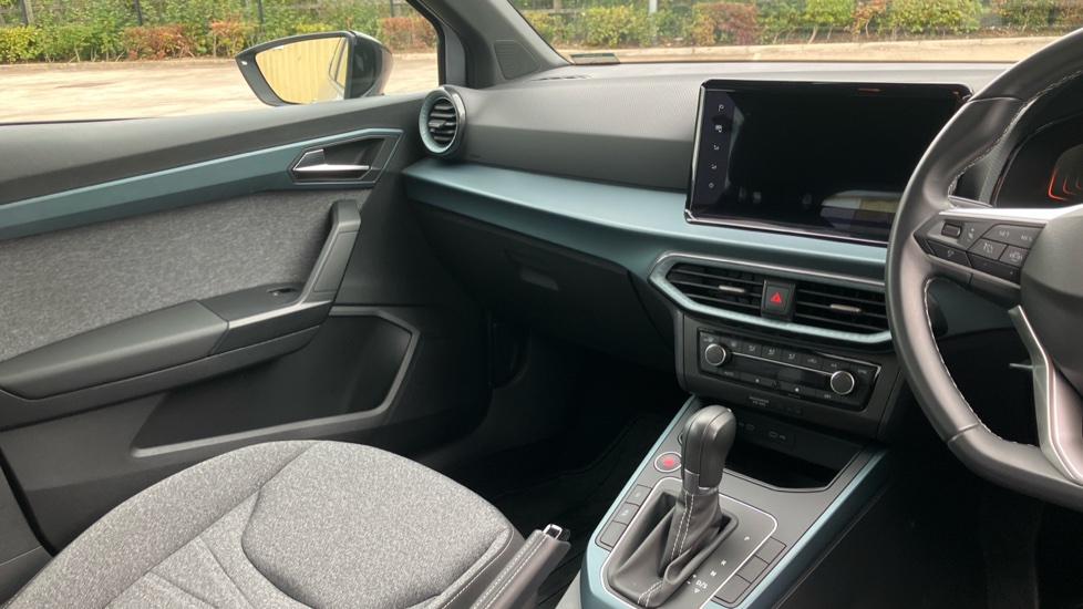 SEAT Arona 1.0 TSI 110 XPERIENCE 5dr DSG Petrol Hatchback - Image 14