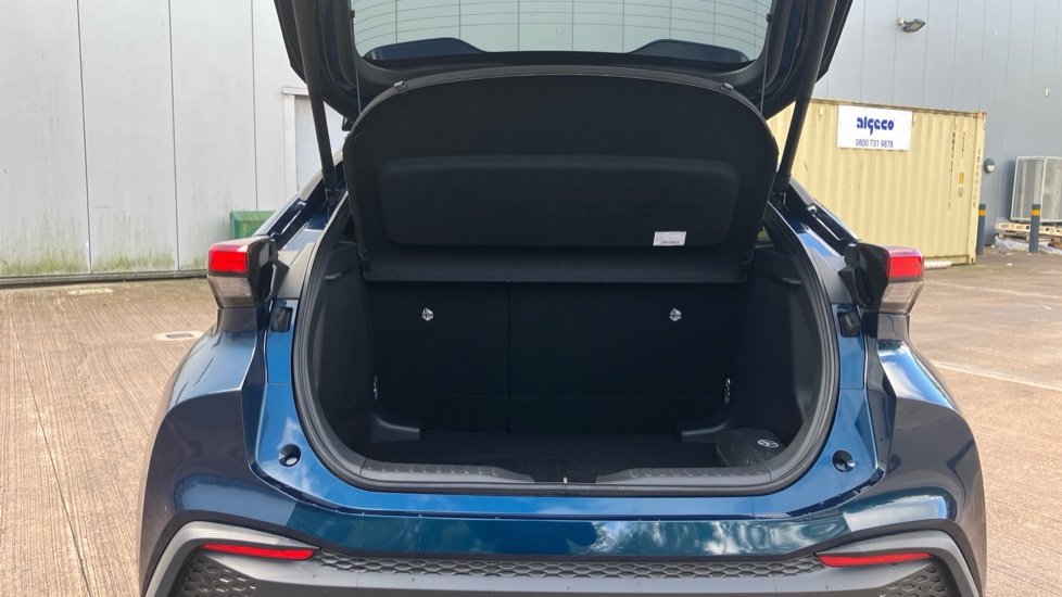 Toyota C-HR 1.8 Hybrid Design 5dr CVT Hybrid Hatchback - Image 4