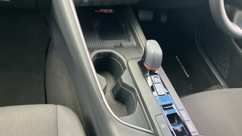 Toyota C-HR 1.8 Hybrid Design 5dr CVT Hybrid Hatchback - Image 13