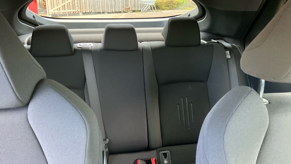Toyota C-HR 1.8 Hybrid Design 5dr CVT Hybrid Hatchback - Image 15