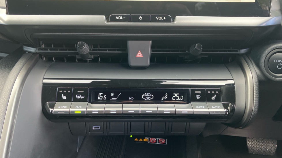 Toyota C-HR 1.8 Hybrid Design 5dr CVT Hybrid Hatchback - Image 22