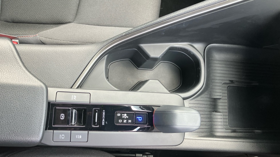 Toyota C-HR 1.8 Hybrid Design 5dr CVT Hybrid Hatchback - Image 24