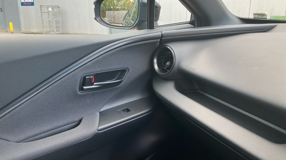 Toyota C-HR 1.8 Hybrid Design 5dr CVT Hybrid Hatchback - Image 26