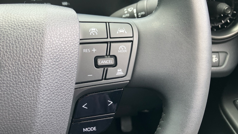 Toyota C-HR 1.8 Hybrid Design 5dr CVT Hybrid Hatchback - Image 30