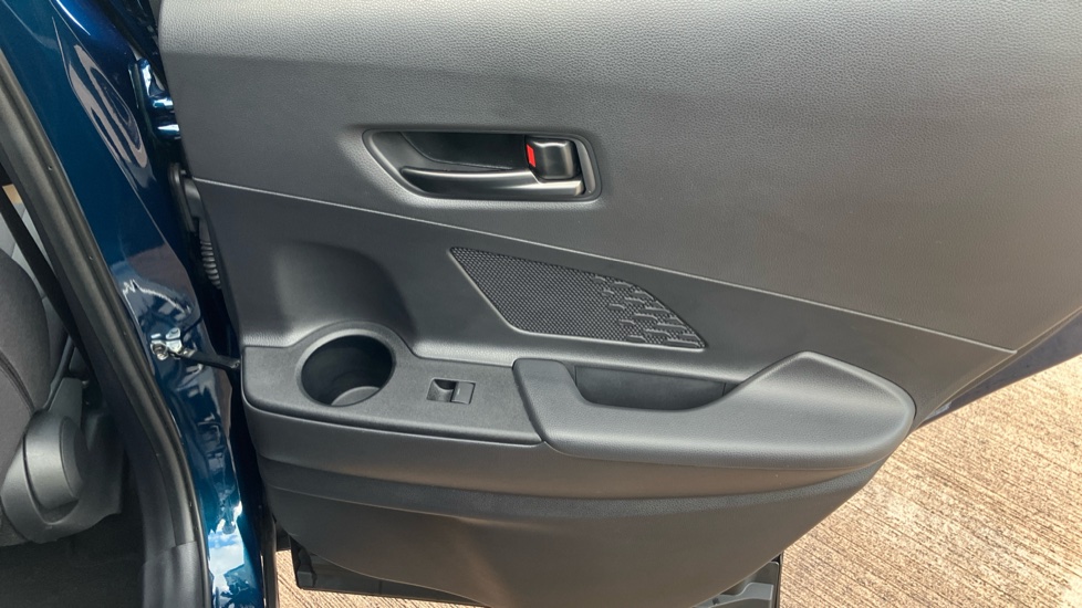 Toyota C-HR 1.8 Hybrid Design 5dr CVT Hybrid Hatchback - Image 39
