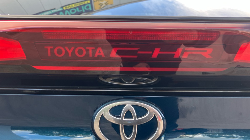 Toyota C-HR 1.8 Hybrid Design 5dr CVT Hybrid Hatchback - Image 48