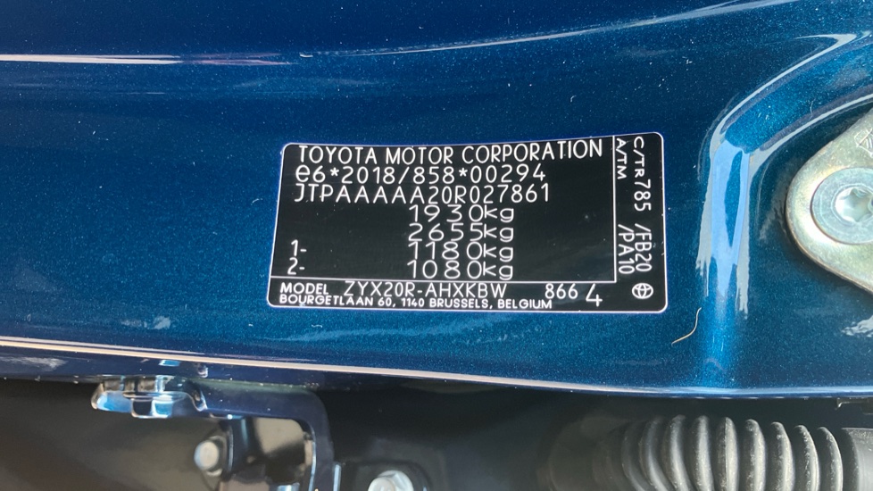 Toyota C-HR 1.8 Hybrid Design 5dr CVT Hybrid Hatchback - Image 51