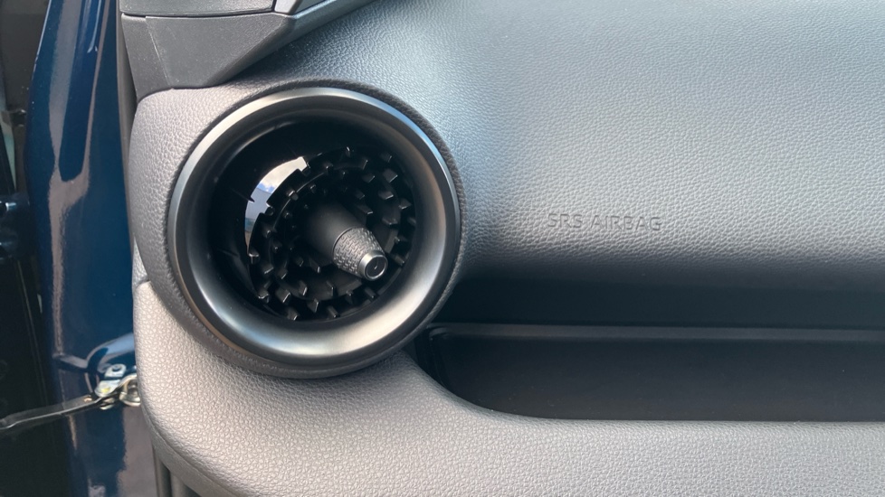 Toyota C-HR 1.8 Hybrid Design 5dr CVT Hybrid Hatchback - Image 52