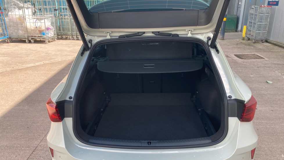 CUPRA Leon 1.5 eTSI 150 V2 5dr DSG [18Inch  alloy] Petrol Estate - Image 4