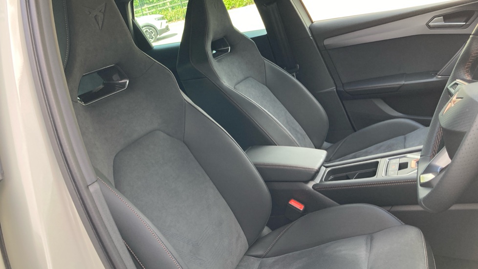 CUPRA Leon 1.5 eTSI 150 V2 5dr DSG [18Inch  alloy] Petrol Estate - Image 39