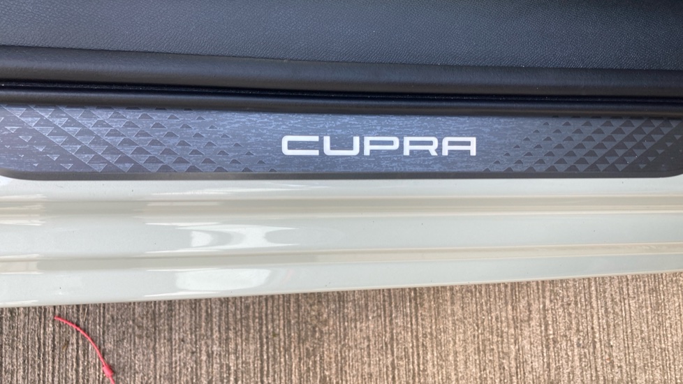 CUPRA Leon 1.5 eTSI 150 V2 5dr DSG [18Inch  alloy] Petrol Estate - Image 40