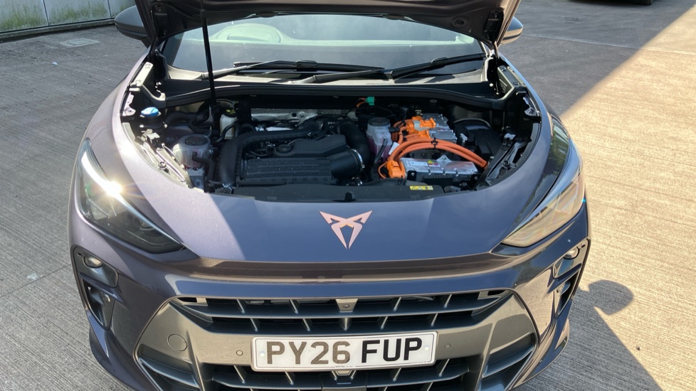 CUPRA Terramar 1.5 eHybrid 272 VZ2 5dr DSG Hatchback - Image 8