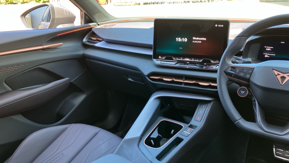 CUPRA Terramar 1.5 eHybrid 272 VZ2 5dr DSG Hatchback - Image 14