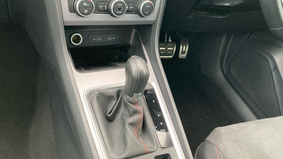 SEAT Ateca 1.5 TSI EVO FR 5dr DSG Petrol Estate - Image 13