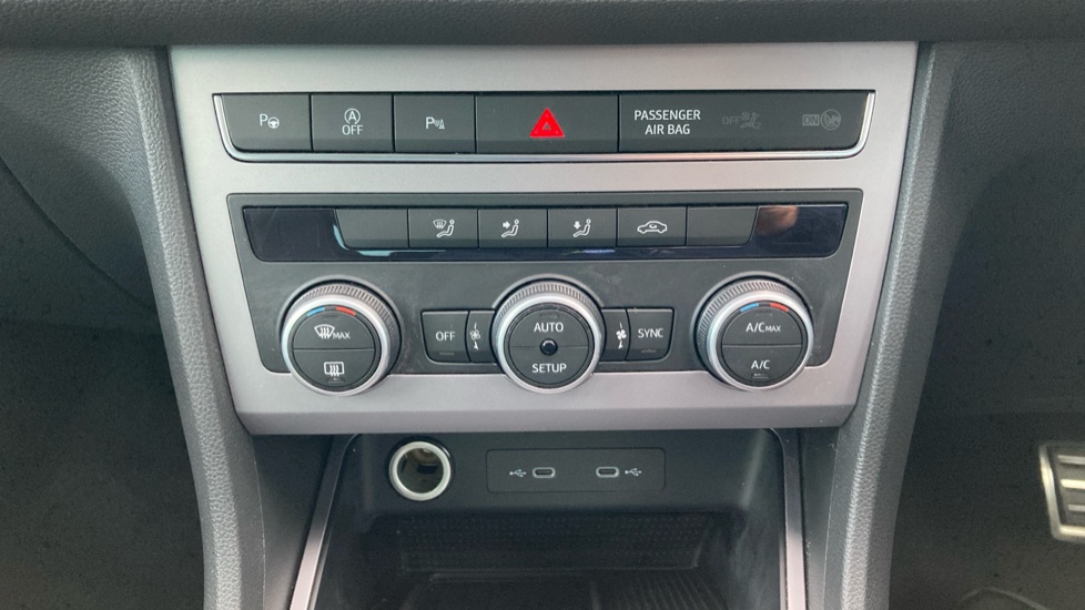 SEAT Ateca 1.5 TSI EVO FR 5dr DSG Petrol Estate - Image 22