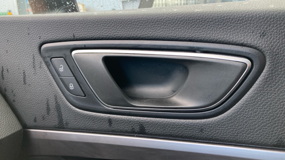 SEAT Ateca 1.5 TSI EVO FR 5dr DSG Petrol Estate - Image 25