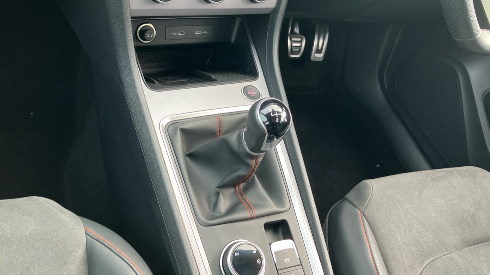 SEAT Ateca 1.5 TSI EVO FR 5dr Petrol Estate - Image 13