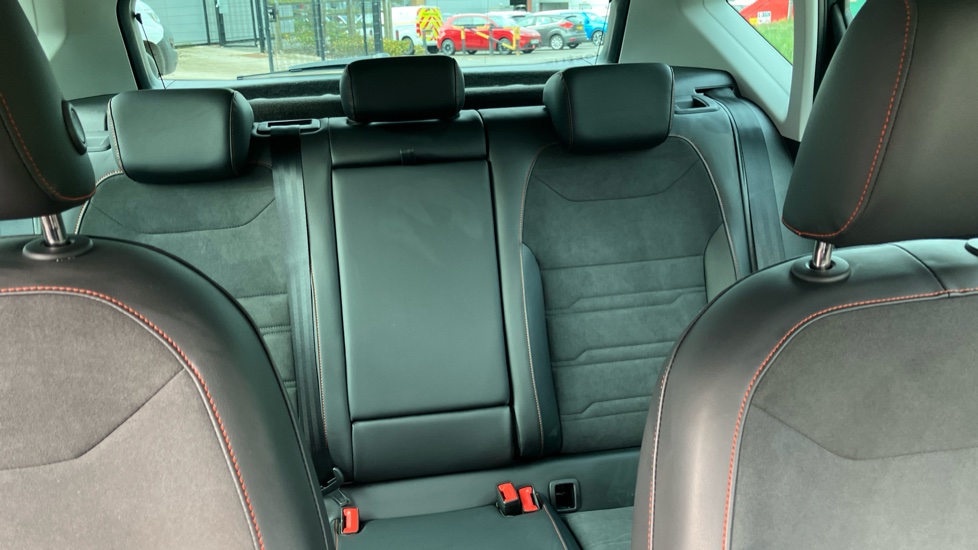 SEAT Ateca 1.5 TSI EVO FR 5dr Petrol Estate - Image 15
