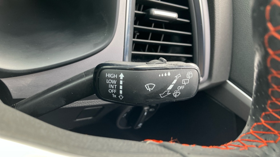 SEAT Ateca 1.5 TSI EVO FR 5dr Petrol Estate - Image 38