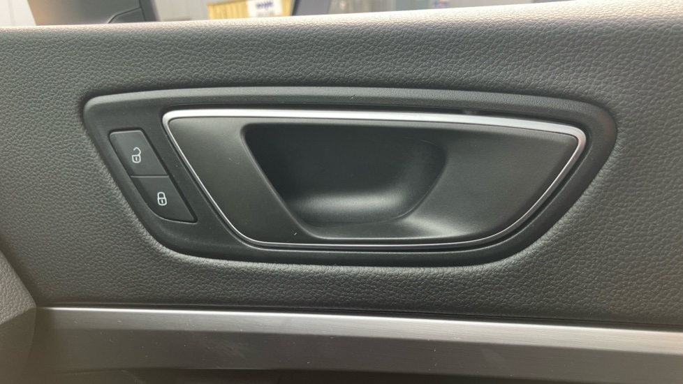SEAT Ateca 1.5 TSI EVO FR 5dr Petrol Estate - Image 40