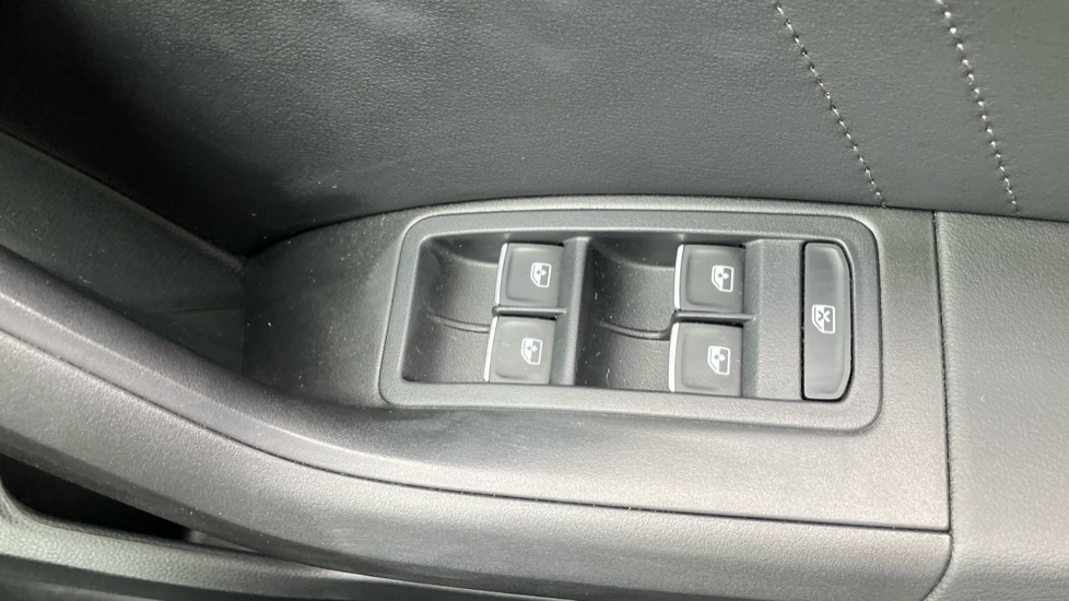 SEAT Ateca 1.5 TSI EVO FR 5dr Petrol Estate - Image 41