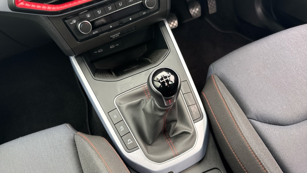 SEAT Arona 1.0 TSI 110 FR 5dr Petrol Hatchback - Image 13