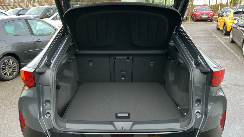 CUPRA Tavascan 250kW VZ2 77kWh AWD 5dr Auto Electric Estate - Image 4