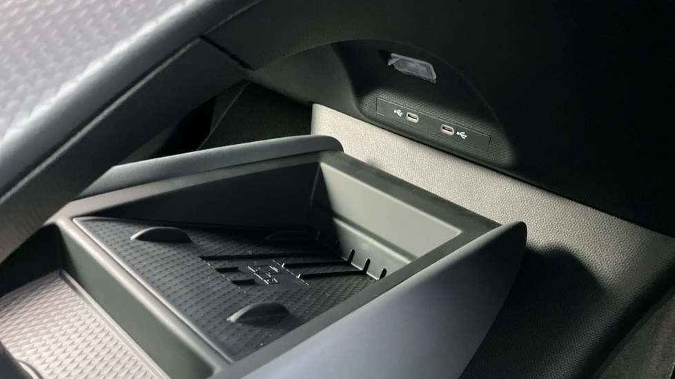CUPRA Tavascan 250kW VZ2 77kWh AWD 5dr Auto Electric Estate - Image 24