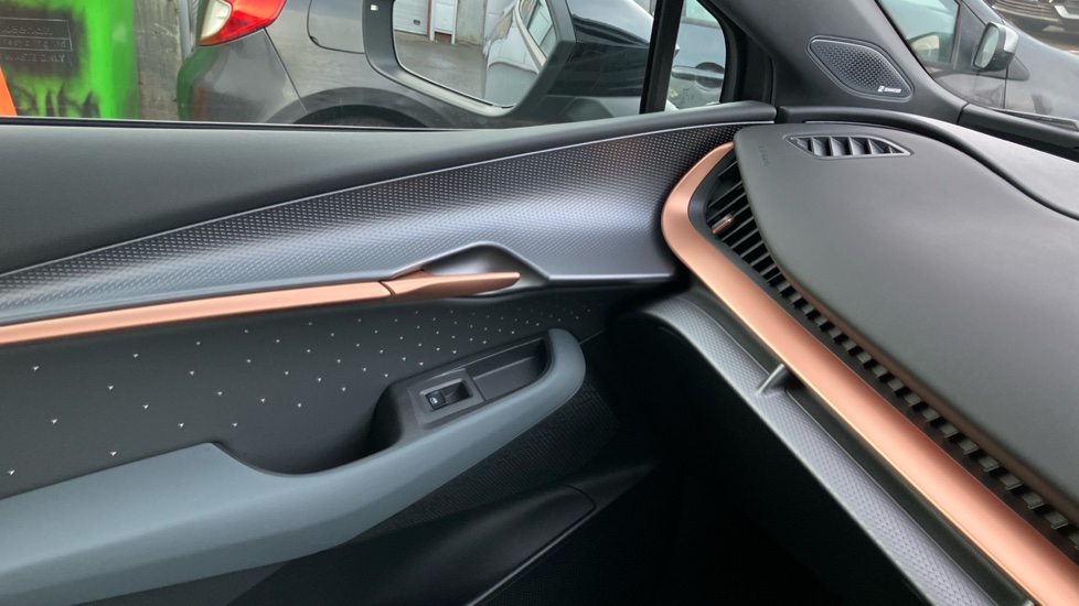CUPRA Tavascan 250kW VZ2 77kWh AWD 5dr Auto Electric Estate - Image 25