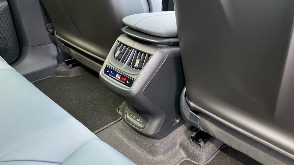 CUPRA Tavascan 250kW VZ2 77kWh AWD 5dr Auto Electric Estate - Image 33