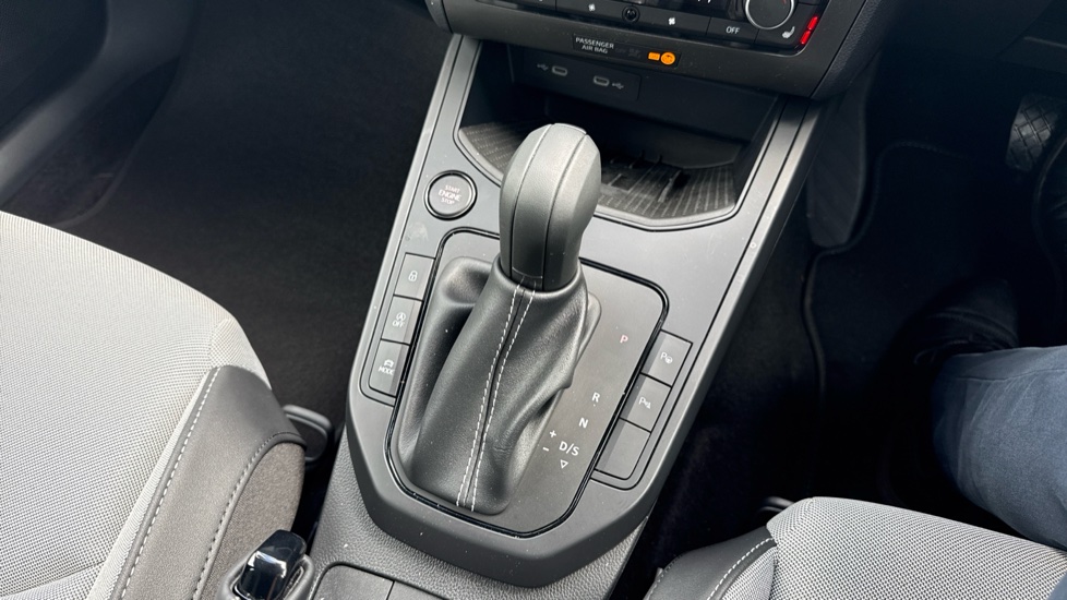 SEAT Arona 1.0 TSI 115 FR First Edition 5dr DSG Petrol Hatchback - Image 13