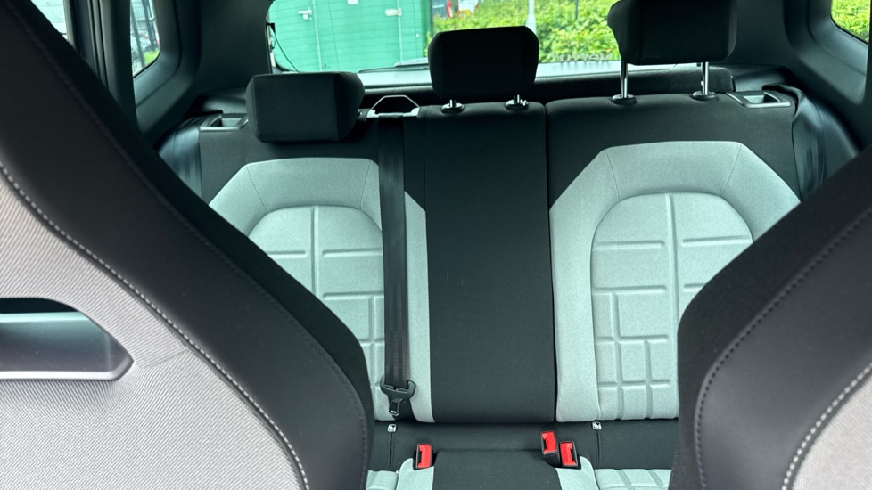 SEAT Arona 1.0 TSI 115 FR First Edition 5dr DSG Petrol Hatchback - Image 15