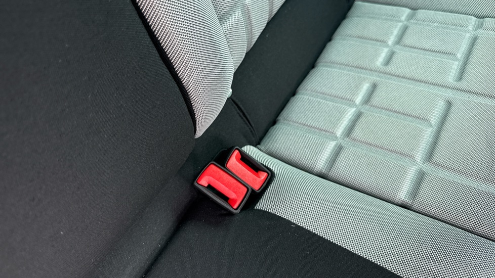 SEAT Arona 1.0 TSI 115 FR First Edition 5dr DSG Petrol Hatchback - Image 17
