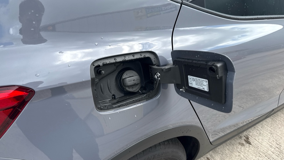 SEAT Arona 1.0 TSI 115 FR First Edition 5dr DSG Petrol Hatchback - Image 37