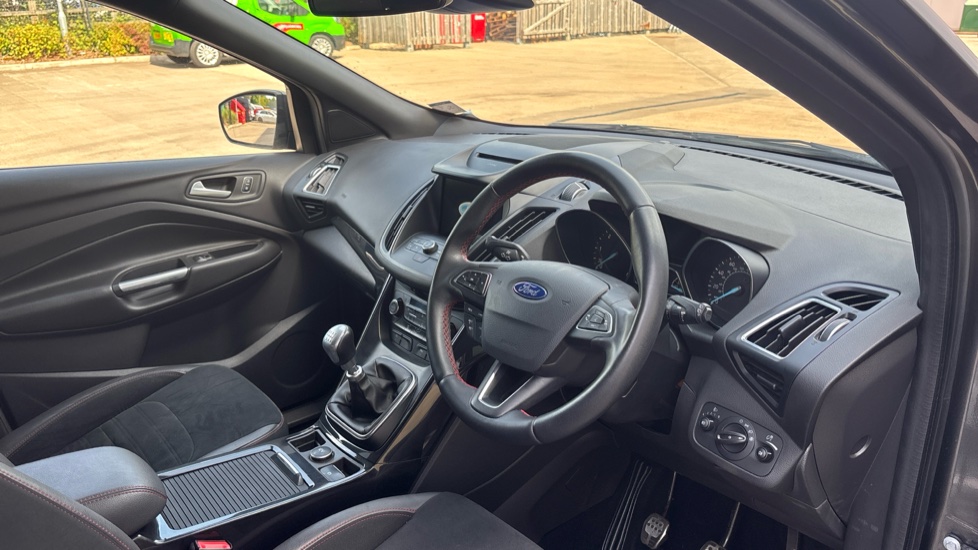 Ford Kuga 1.5 TDCi ST-Line 5dr 2WD Diesel Estate - Image 11
