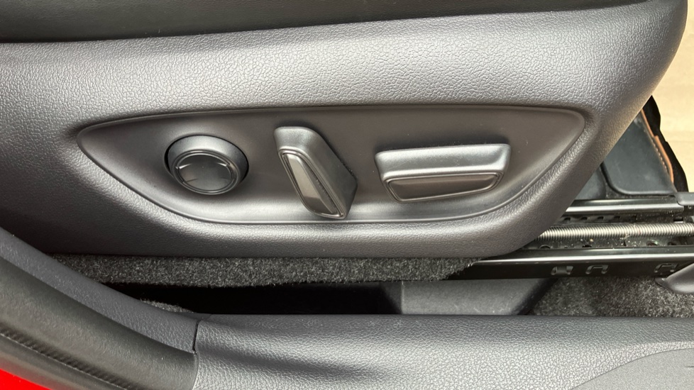 Lexus LBX 1.5 Takumi 5dr E-CVT Hybrid Hatchback - Image 44