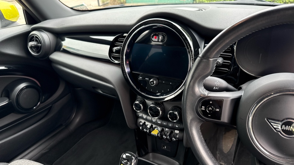 MINI Hatchback 135kW Cooper S Level 2 33kWh 3dr Auto Electric Hatchback - Image 14