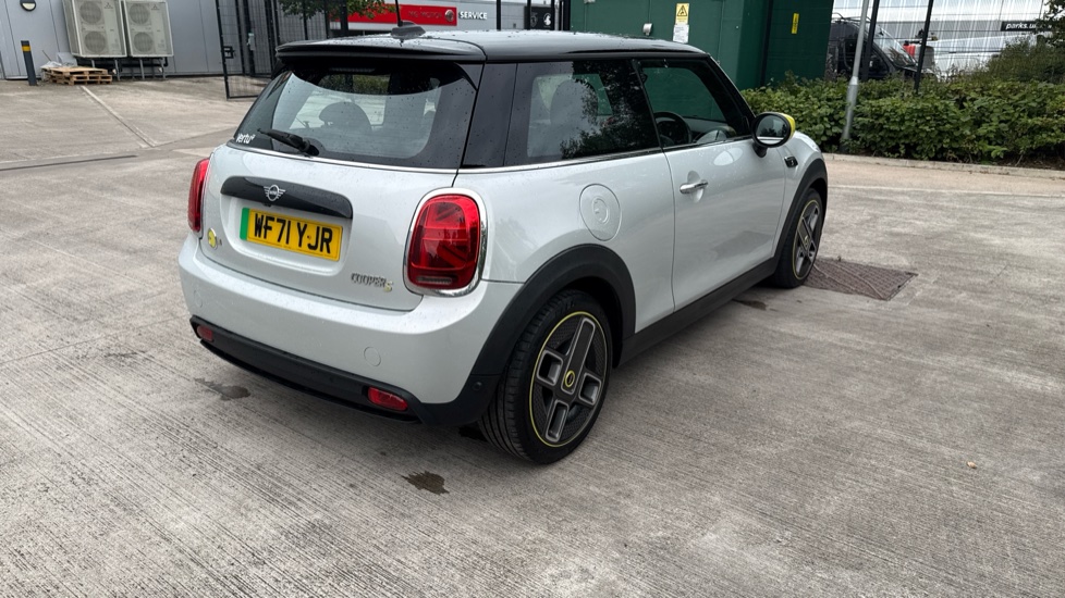 MINI Hatchback 135kW Cooper S Level 2 33kWh 3dr Auto Electric Hatchback - Image 44