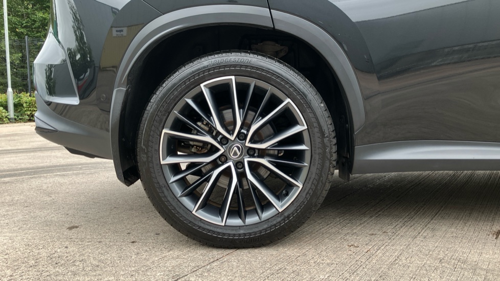 Lexus NX 350h 2.5 Takumi 5dr E-CVT [Pan roof] Hybrid Estate - Image 7