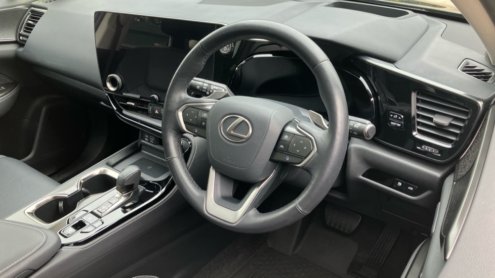 Lexus NX 350h 2.5 Takumi 5dr E-CVT [Pan roof] Hybrid Estate - Image 11