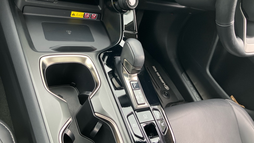 Lexus NX 350h 2.5 Takumi 5dr E-CVT [Pan roof] Hybrid Estate - Image 13