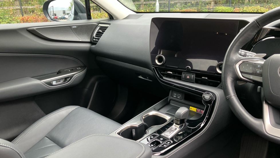 Lexus NX 350h 2.5 Takumi 5dr E-CVT [Pan roof] Hybrid Estate - Image 14