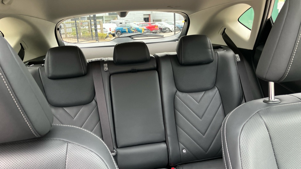 Lexus NX 350h 2.5 Takumi 5dr E-CVT [Pan roof] Hybrid Estate - Image 15