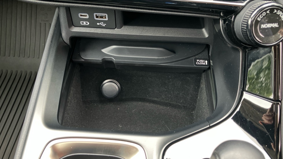Lexus NX 350h 2.5 Takumi 5dr E-CVT [Pan roof] Hybrid Estate - Image 23
